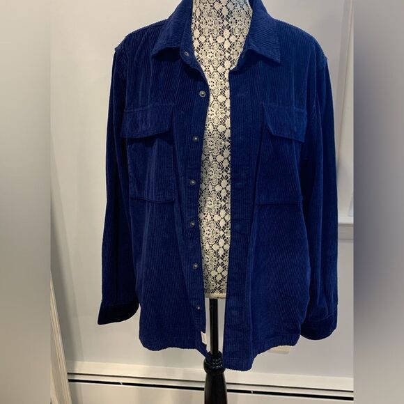 American Eagle Outfitters Jackets & Blazers - American Eagle Navy Corduroy Shirt